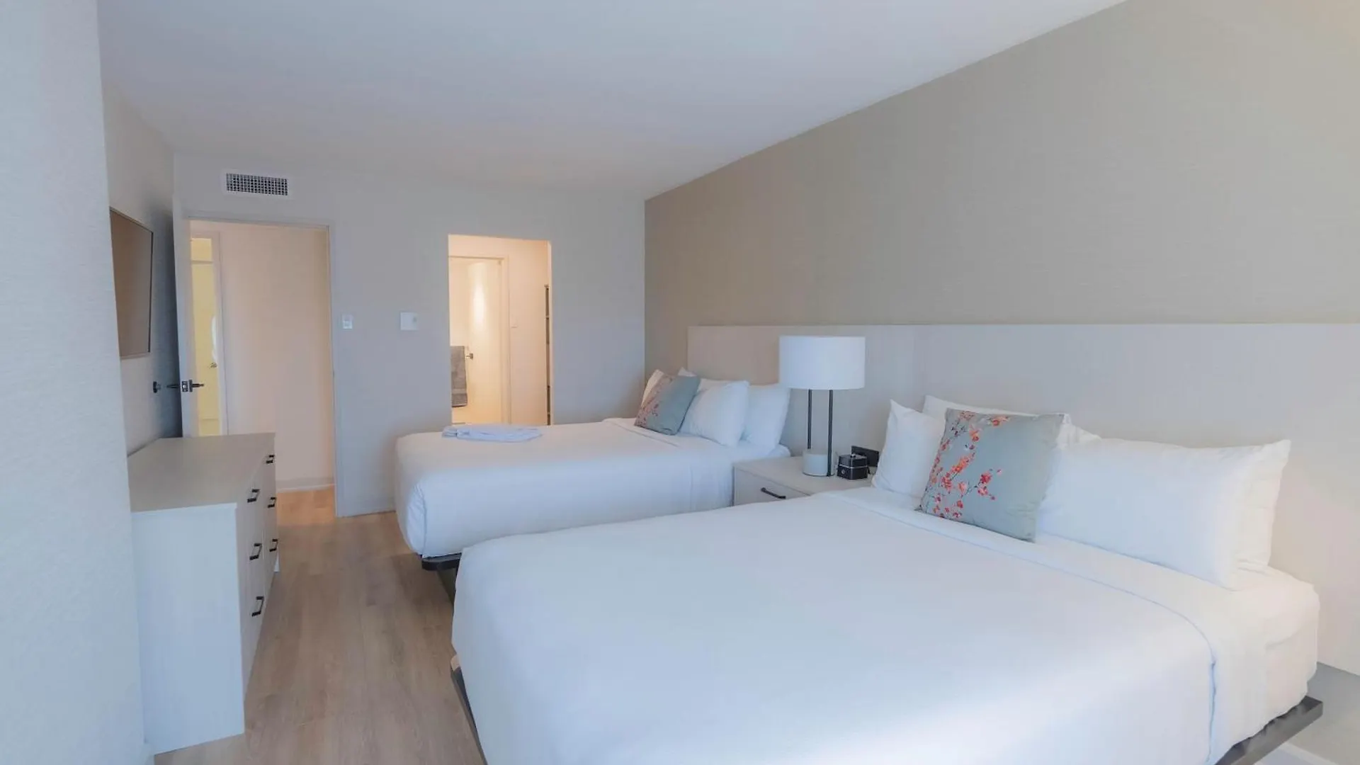 Les Suites Hotel Ottawa Aparthotel